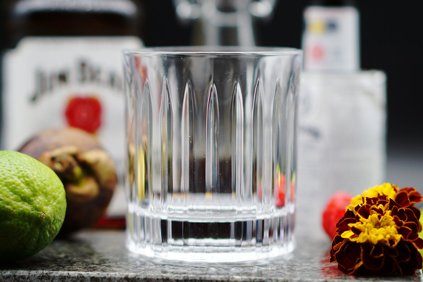 Rotierendes Whiskeyglas Rillen